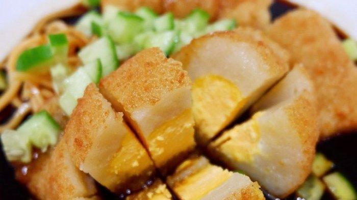 Pempek: Kuliner Asli Palembang Yang Bikin Ketagihan