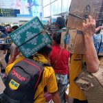 Mudik Membludak Di Pasar Senen, Porter Bisa Angkut Barang 20 Kali Sehari