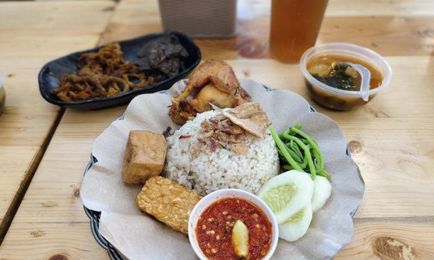 Nasi Tempong: Sensasi Pedas Dan Gurih Yang Menggoda Selera