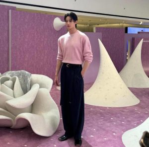 Byeon Woo Seok Style: Tips Outfit Night Out Untuk Cowok Tinggi