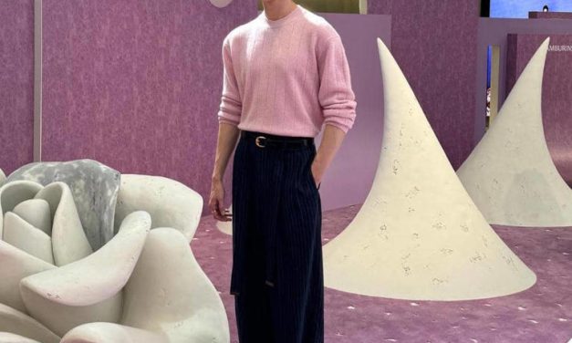 Byeon Woo Seok Style: Tips Outfit Night Out Untuk Cowok Tinggi