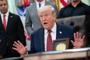Konflik Baru: Tolak “Tol” Selat Hormuz, Trump Ancam Sita Uranium