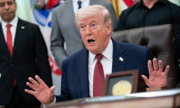Konflik Baru: Tolak “Tol” Selat Hormuz, Trump Ancam Sita Uranium