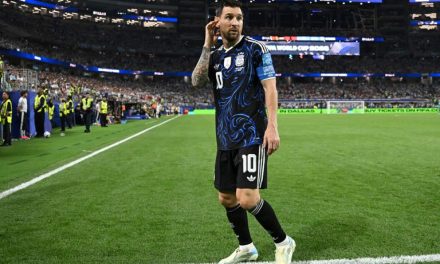 Lionel Messi Versi Slow Motion, Tapi Hasilnya Selalu Maksimal