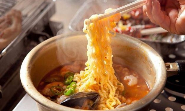Kuliner Ramyeon: Mie Instan Korea Yang Kaya Rasa & Bikin Nagih