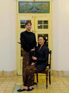 Kenes Andari & Winky Tampil Menawan Di Kirab Mangkunegaran