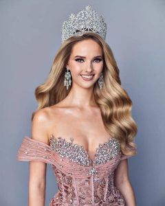 Potret Elegan Josephine Bottger, Wakil Denmark Miss World 2026