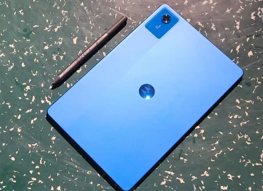 Lenovo MotoPad 60 Neo, Tablet Premium Dan Desain Minimalis