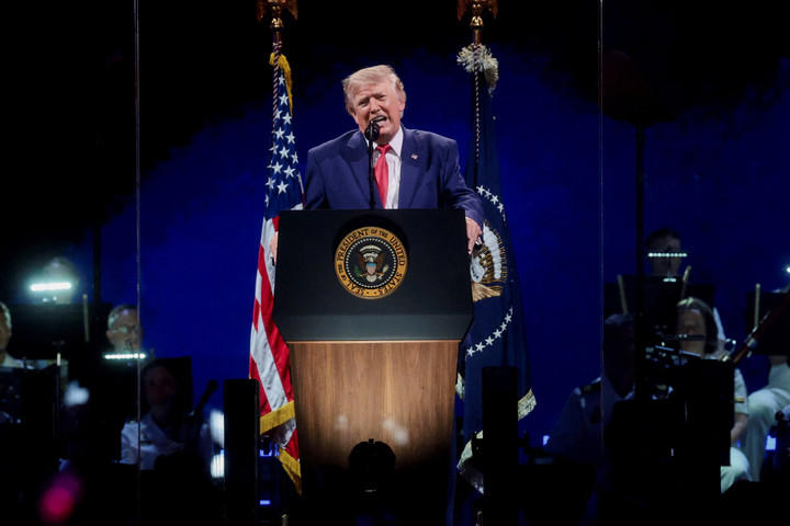 Trump Tetapkan Tarif Baru, Nasib Ekspor Indonesia Jadi Sorotan
