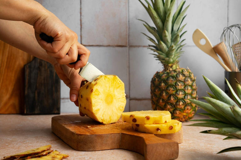Sering Makan Nanas? Kenali Kelompok Orang Perlu Waspada