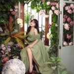 Bikin Pangling! Nicole Rossi Tampil Elegan Dengan Konsep Floral