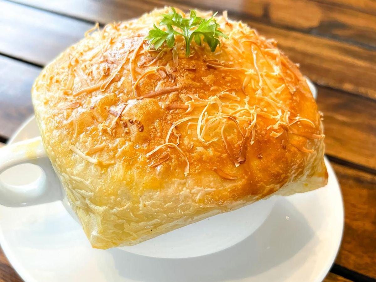 Kuliner Lezat! Zuppa Soup, Kuah Creamy Dan Pastry Renyah